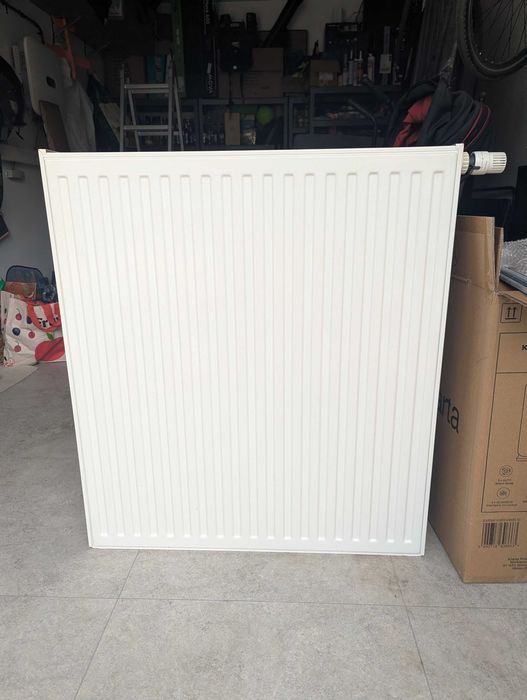 Kaloryfer grzejnik panelowy z termostatem 80x90x8