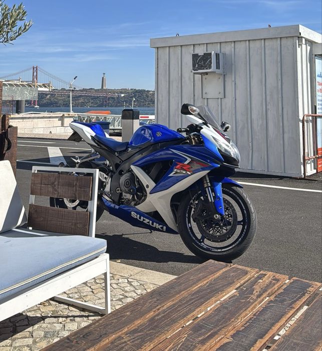 Gsxr 600 k9 com extras