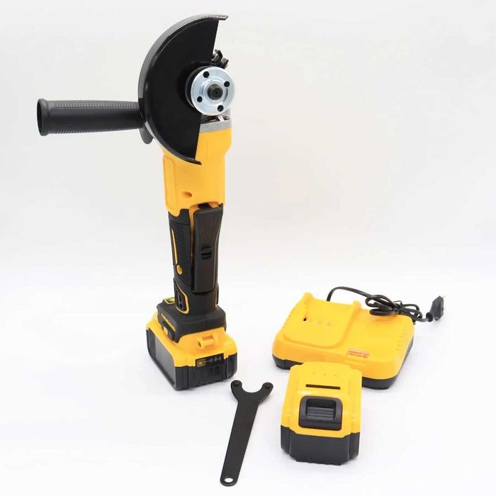 Акумуляторна болгарка Dewalt 125 мм (24V, 4Ah): КШМ у кейсі