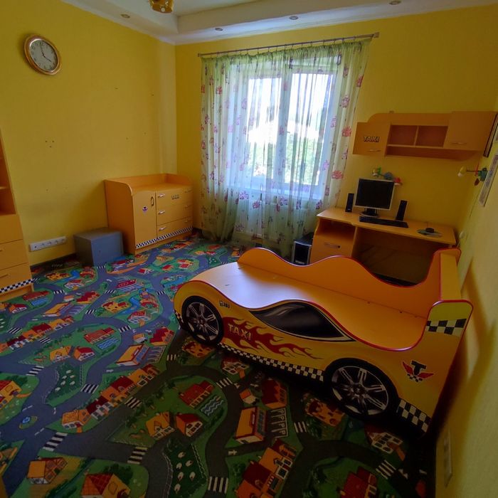 Дитячі меблі жовтого кольору у стилі TAXI.  Самовивіз.