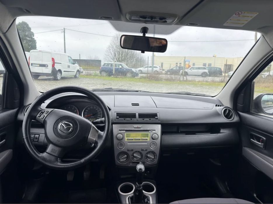 Mazda 2  1.2 em muito bom estado