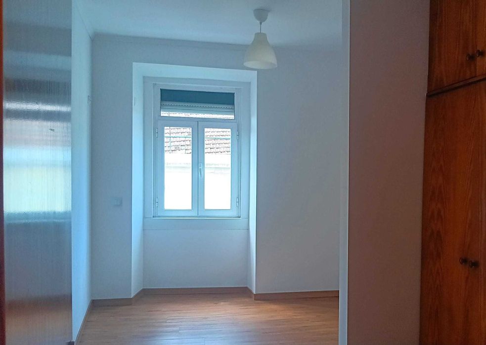 Excelente apartamento T2 no centro de Alcântara