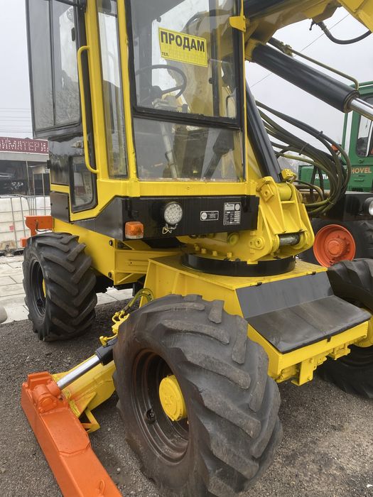 Погрузчик -экскаватор