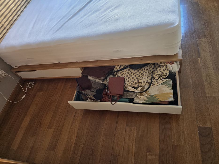 Cama e cabeceira MANDAL