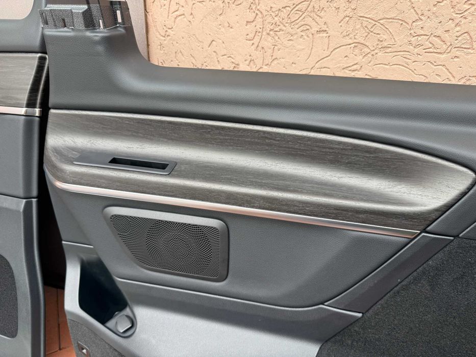 Новий рестайловий салон Mercedes V-klassa W447 5 місяць 2026 рік, довга база (ExtraLong) на дві зсувні двері сидіння сиденья рельси