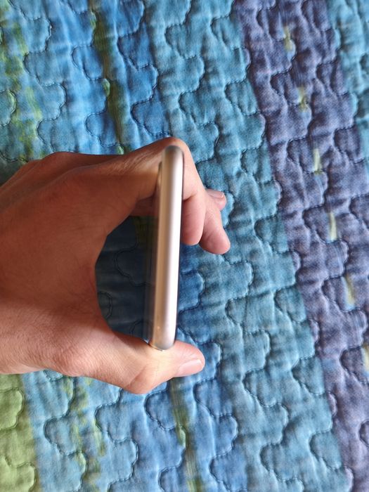 iPhone SE 2020 (64GB)