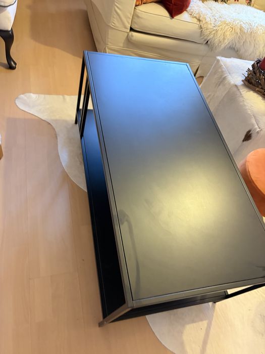 Modny stolik kawowy KUMLINGE metal stol