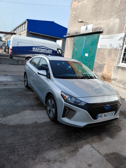 Ионик заряжаемый гибрид продам