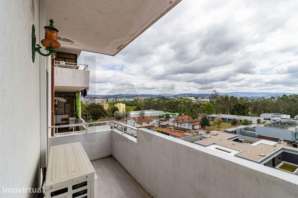 Apartamento T3 em São João da Madeira - com varandas, Localização Estr