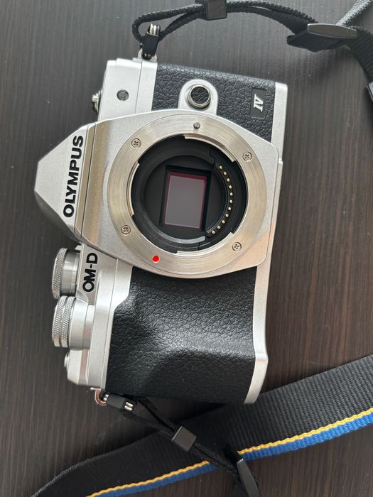 Aparat Olympus OM-D E-M10 Mark IV + Obiektyw M.Zuiko Digital 14-42mm