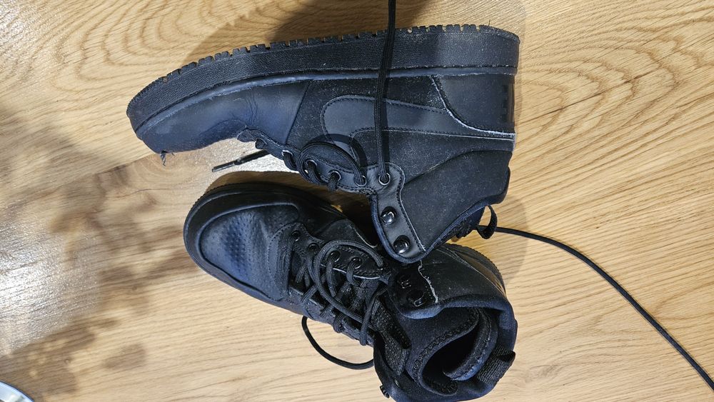 Butu NIKE Court Borough Mid WINTER  rozmiar 40.5