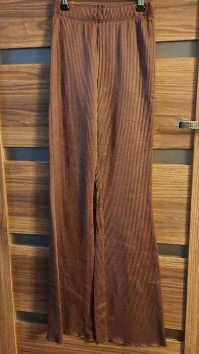 Spodnie z H&M brązowe, prążkowane rozm.Xs
