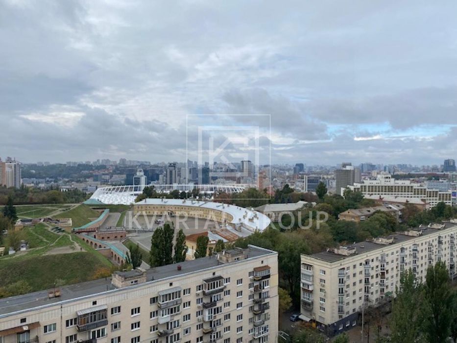 Продам 2к квартиру 96м2 з якісним ремонтом на Печерську!