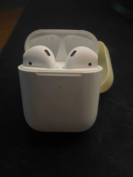 Продаю Apple AirPods 2