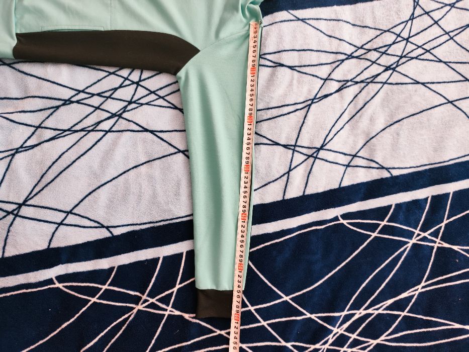 Гарний спортивний костюм для дівчинки