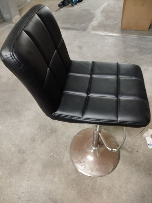 Banco alto pele como nova