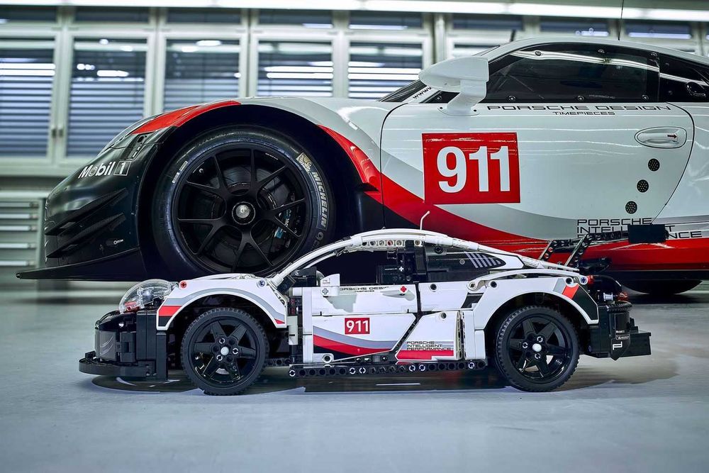‼️1580 деталей‼️ Конструктор Porsche 911 RSR (42096)