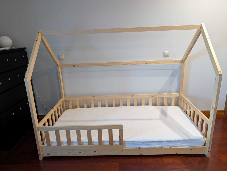 Cama Montessori + Colchão + Roupa de Cama [190x90]