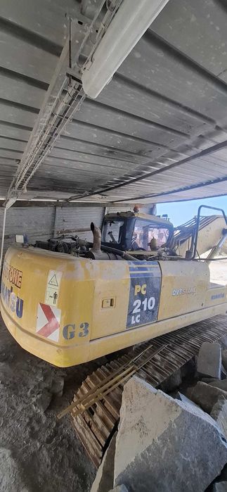 Komatsu PC210-7 peças ou reparação