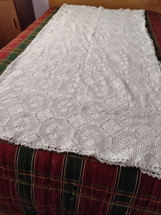 Toalha de mesa em crochê nova