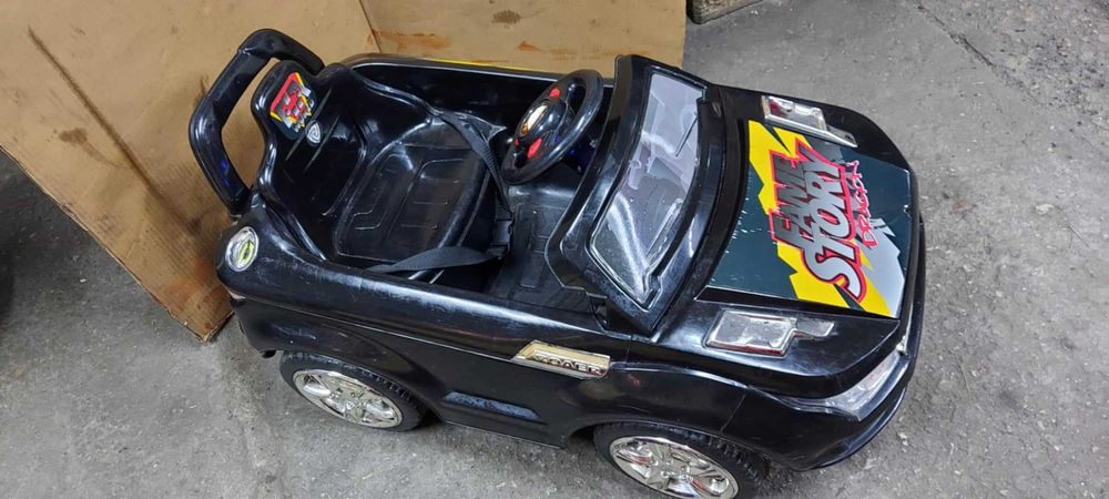 Auto dla dziecka na akumulator JEEP +pilot +ładowarka