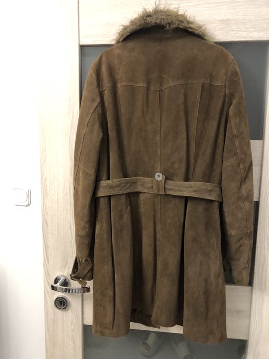 Plaszcz ocieplany ze skory zamsz