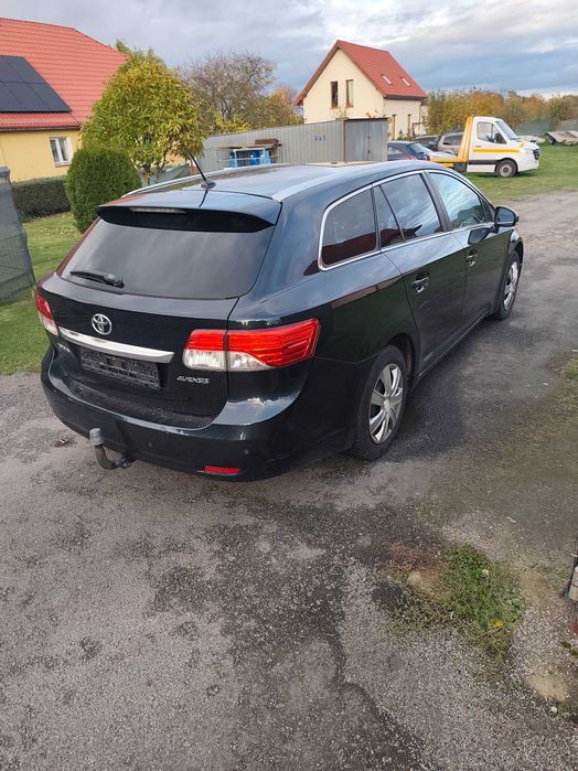 Toyota Avensis 2.0 D4D 124 Koni