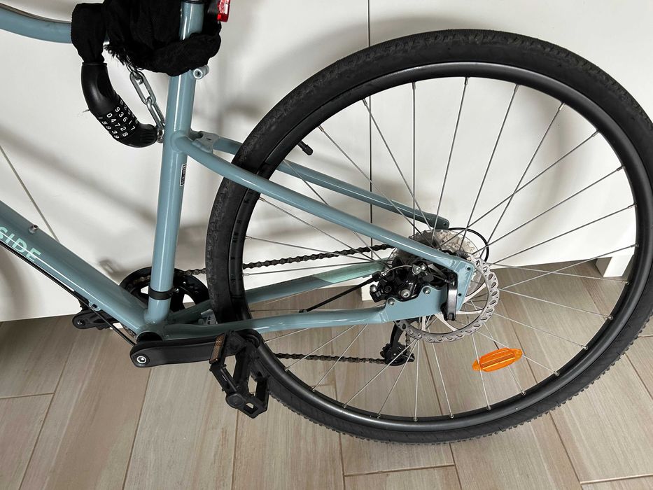 Bicicleta de trekking riverside 500 verde água