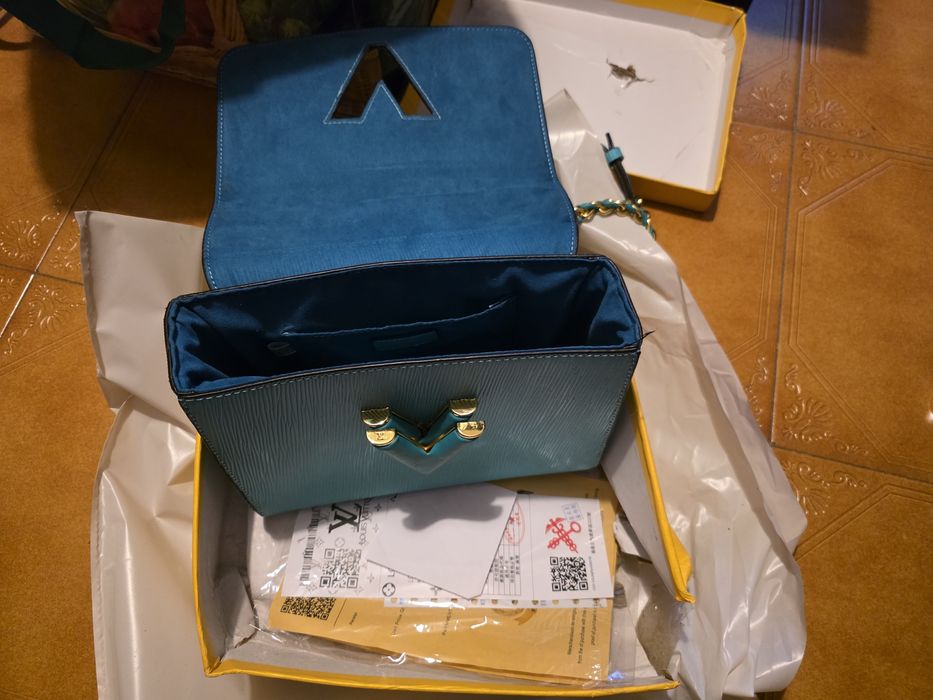 Mala LOUIS VUITTON, NOVA, com caixa.