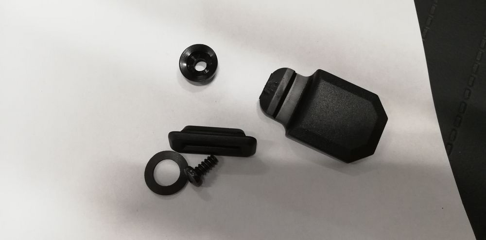 Fiat 126p zawias szyby tylnej uchylnej 1 sztuka