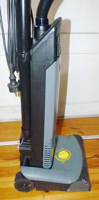 Odkurzacz kolumnowy Karcher CV 30/1