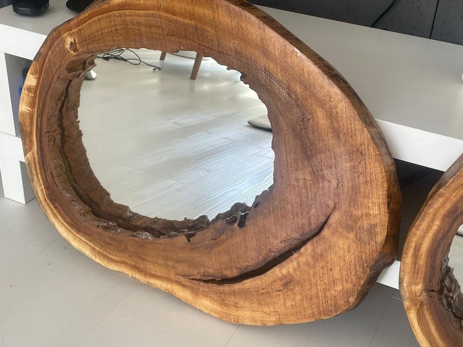 Lustro loft . Z drzewa akacja