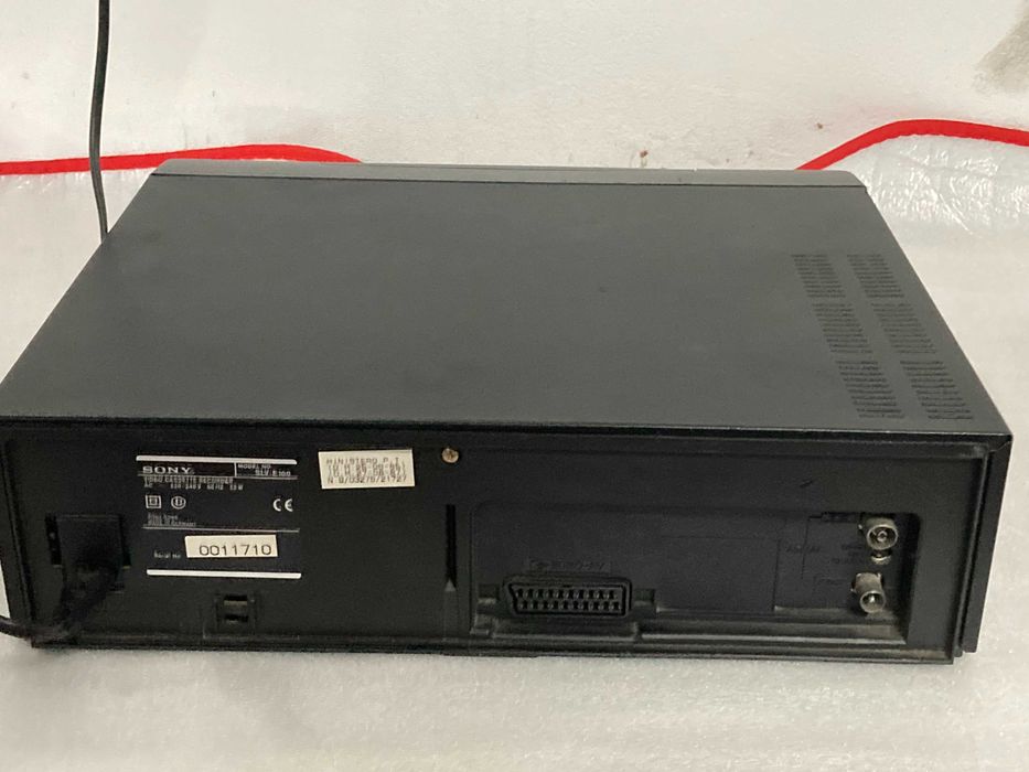 Leitor / Gravador VHS SONY TriLogic c/ Comando
