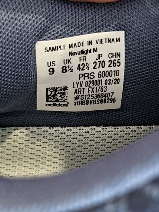 Оригінал 100% кросівки Adidas Novaflight EUR 42.5