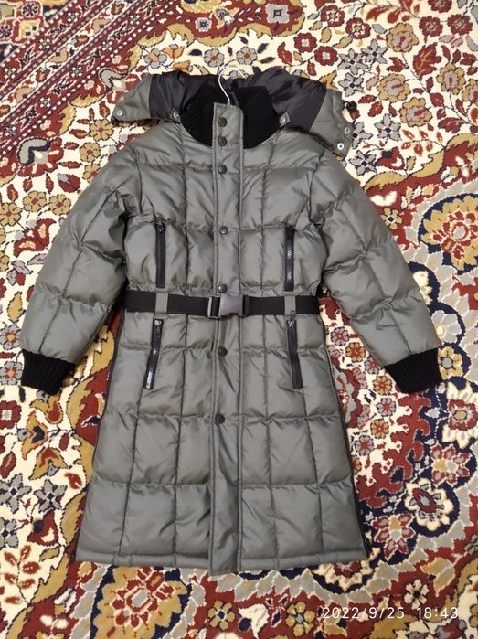 Продам куртку на дівчинку,128 розмір,стан нової,на 8 р.