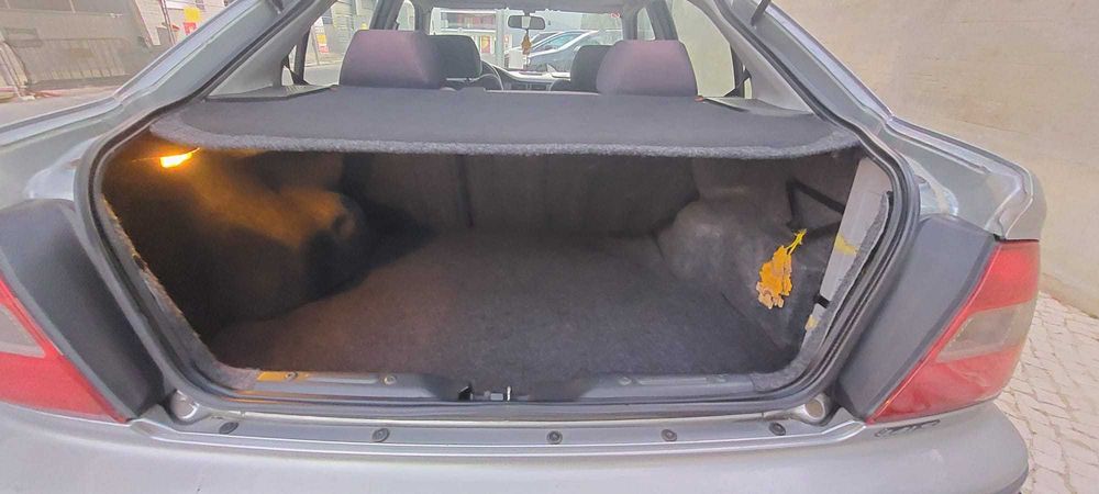 Honda Civic 1.4i S — photo 5