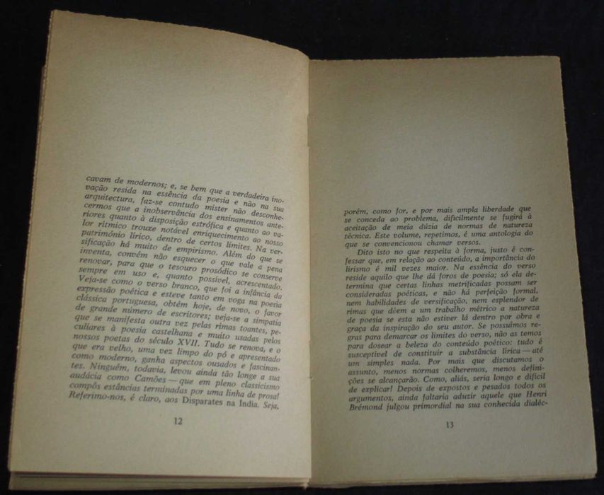 Livro Líricas Portuguesas 2ª Série Antologias Universais