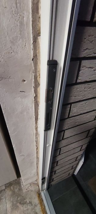 Drzwi zewnętrzne plastikowe