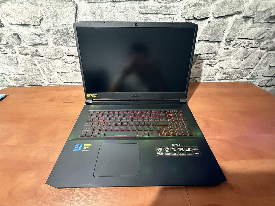 Acer Nitro 5 (i7 )144 hz(rtx 3050 )