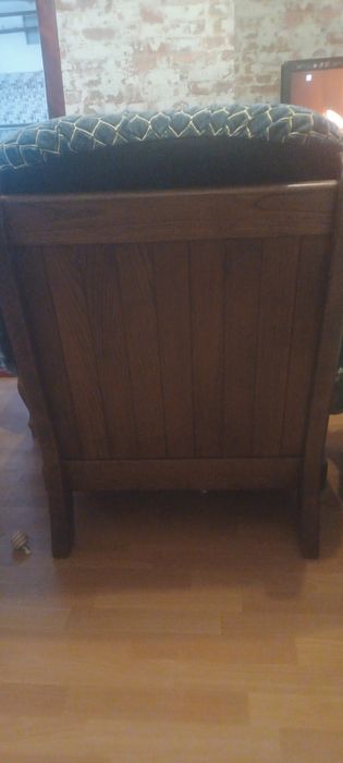 Продам два кресла голландские.