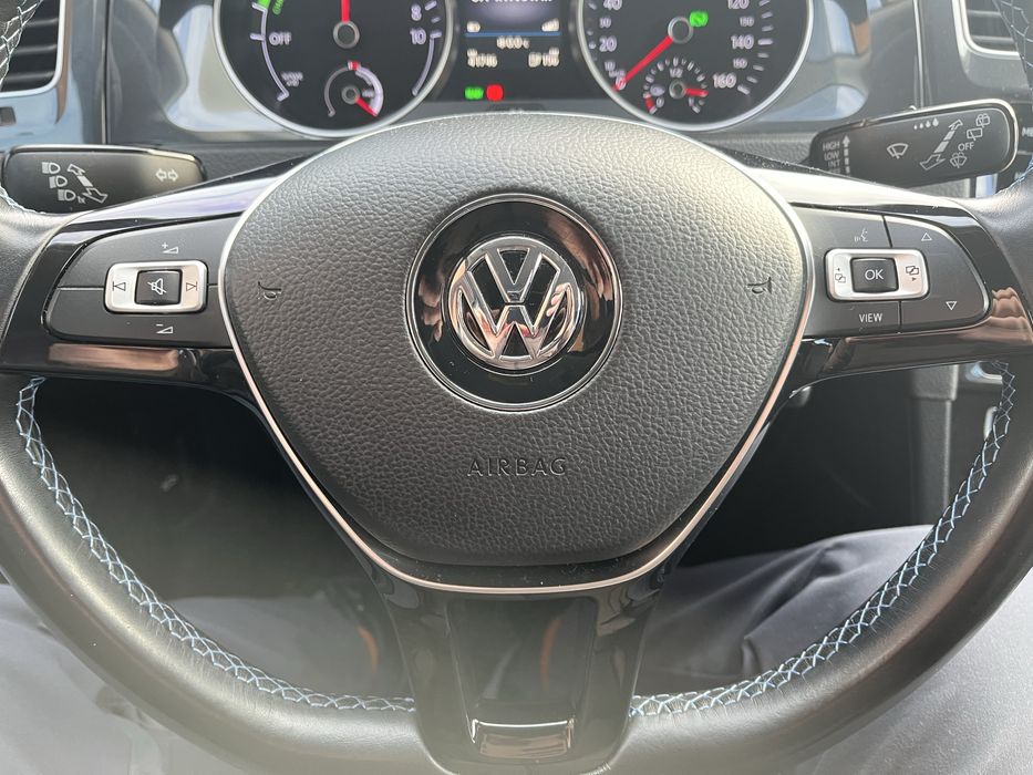 Volkswagen E-golf 35.8кВ