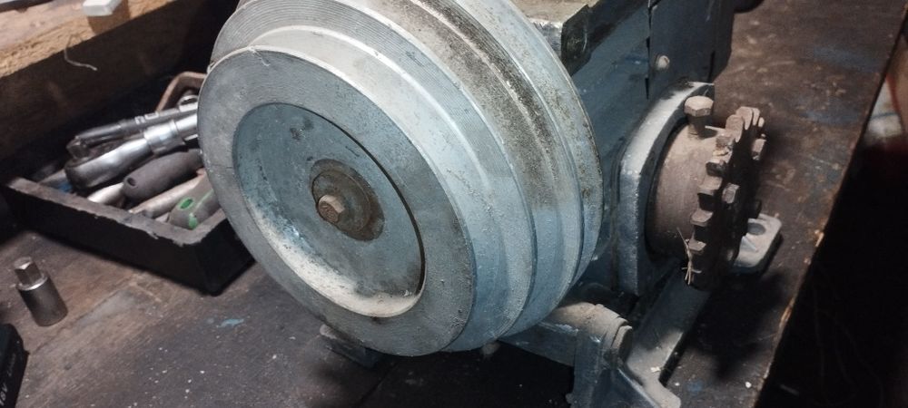 Продам редуктор . Продам редуктор для дровокола