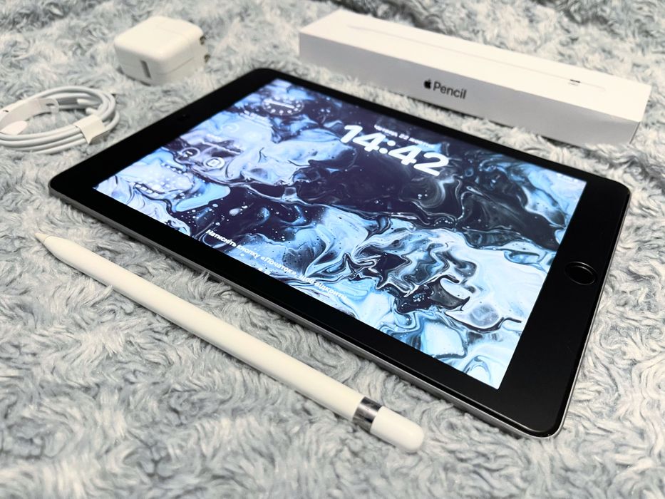 IPad 6 (128 gb) wi-fi, шикарное состояние + стекло! А1822