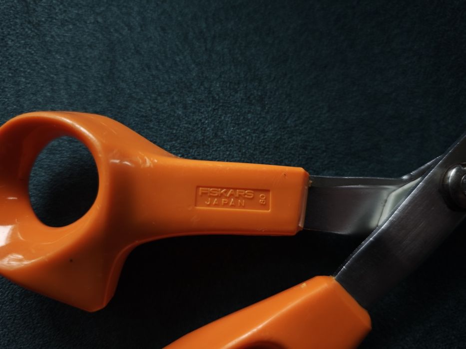 Nożyczki krawieckie ząbkowane FISKARS WILKINSON zig-zag