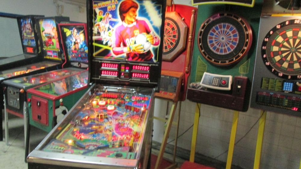 Máquina flipper  Mundial 90 distico várias cores.Damos garantia.