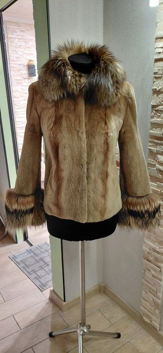 Полушубок из меха бобра.