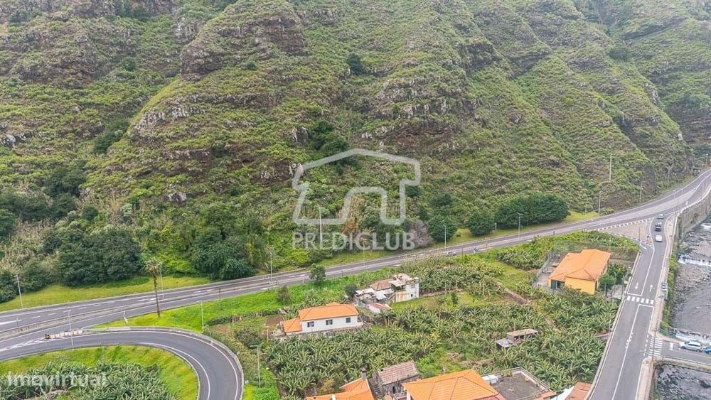 Terreno 1381 m2 com uma parte Urbana - Ribeira Brava