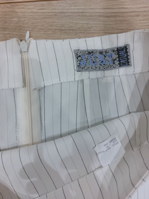 Spódniczka mini biała rozm.40