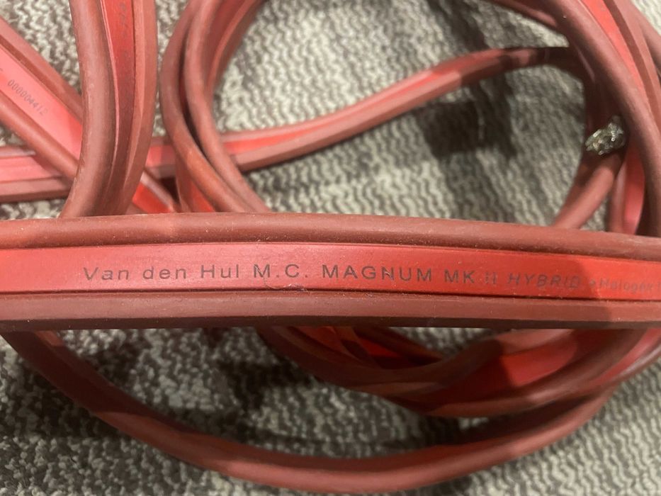 Van Den Hul The Magnum Hybrid MKII( вартість за 3 метри)