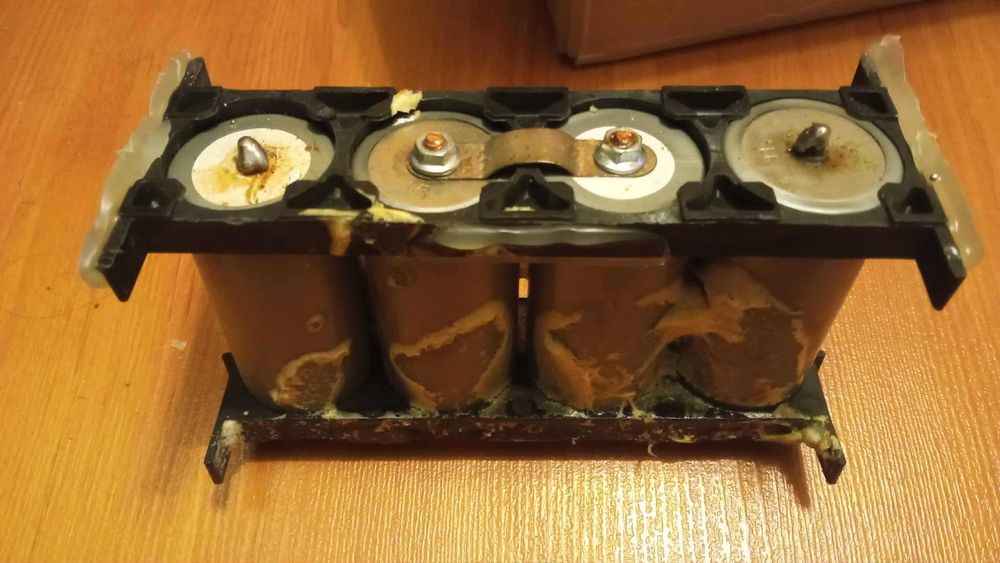 Акумулятори 32700 LiFePo4 3.2v с резьбой